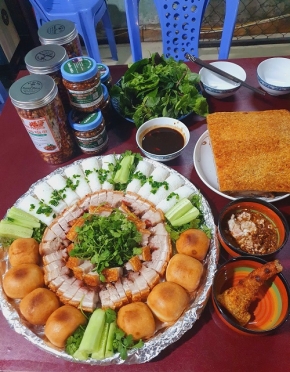 HEO QUAY LÀM MÓN GÌ NGON? GỢI Ý 7 MÓN NGON DỄ LÀM TỪ HEO QUAY