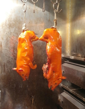 HEO SỮA QUAY DA GIÒN RỤM