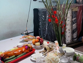 HEO QUAY CÚNG TỔ NGHỀ MAY