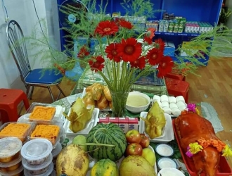 GÀ CÚNG KHAI TRƯƠNG
