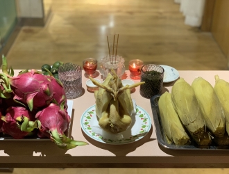 GÀ CÚNG VAN PHÒNG MỚI