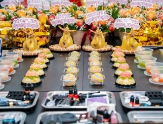 MÂM CÚNG TỔ NGHỀ SÂN KHẤU