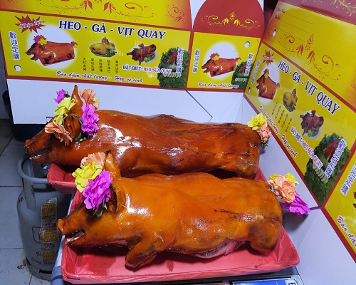 Heo quay nguyên con cúng động thổ