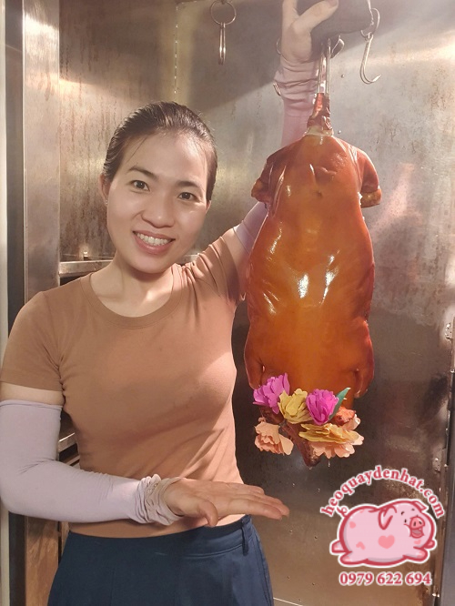 Heo sữa quay TPHCM ngon da giòn