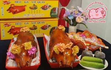 HEO SỮA QUAY NGUYÊN CON BÌNH THẠNH